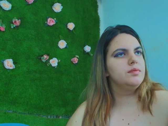 HugeTittiess live cam on BongaCams