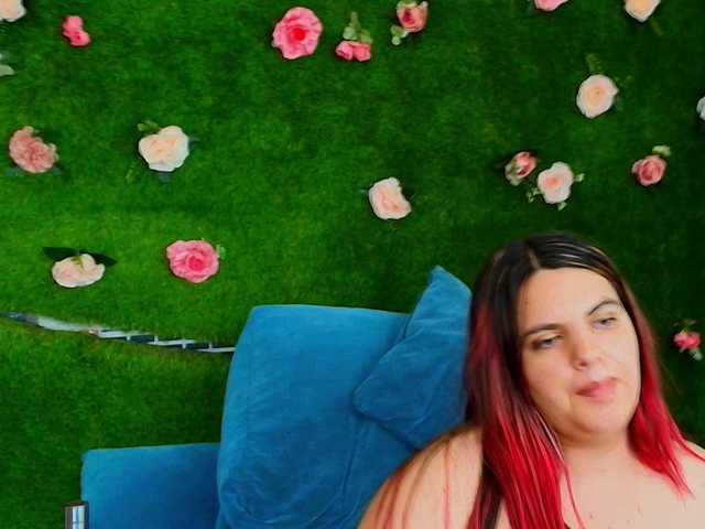 HugeTittiess live webcam show