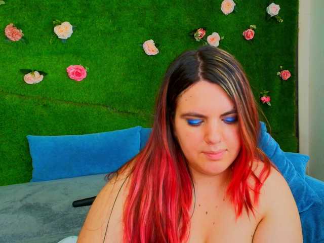 HugeTittiess live cam on BongaCams