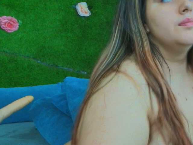 HugeTittiess live cam on BongaCams