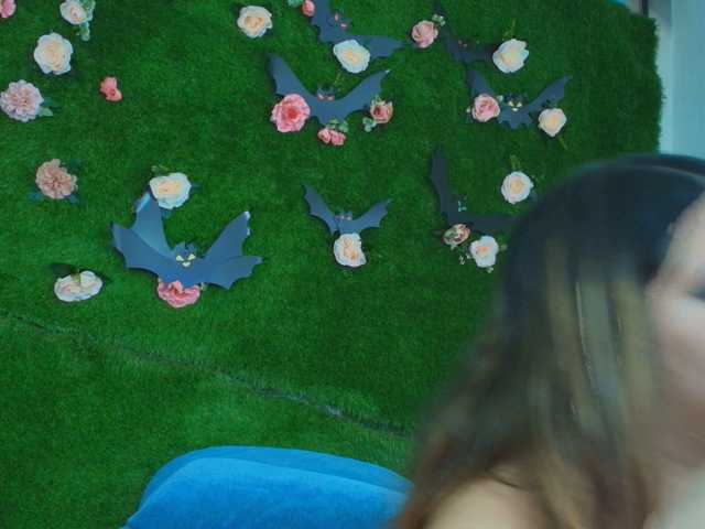 HugeTittiess live cam on BongaCams