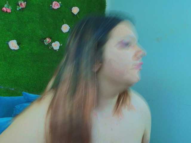 HugeTittiess live cam on BongaCams