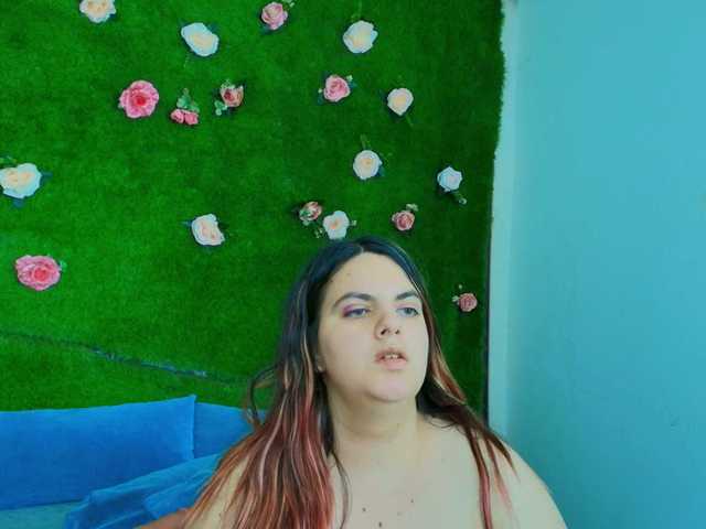 HugeTittiess live cam on BongaCams
