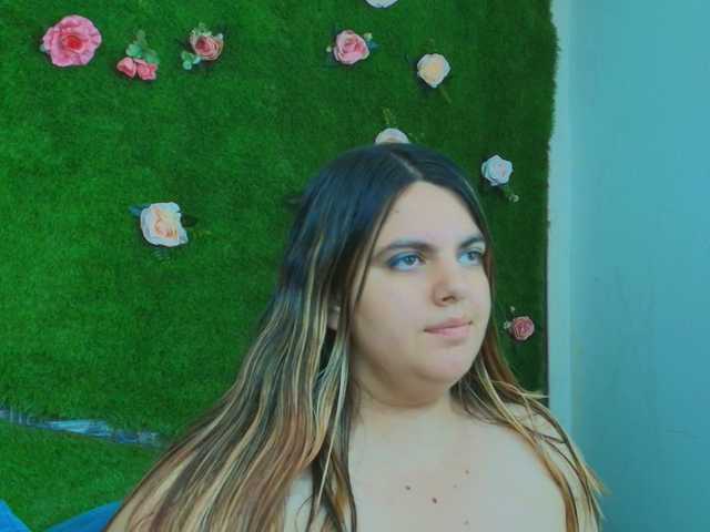 HugeTittiess