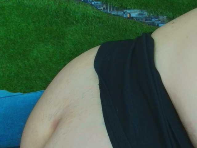 HugeTittiess