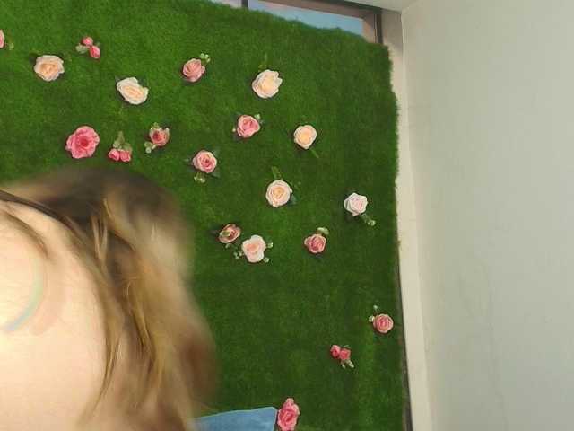 HugeTittiess
