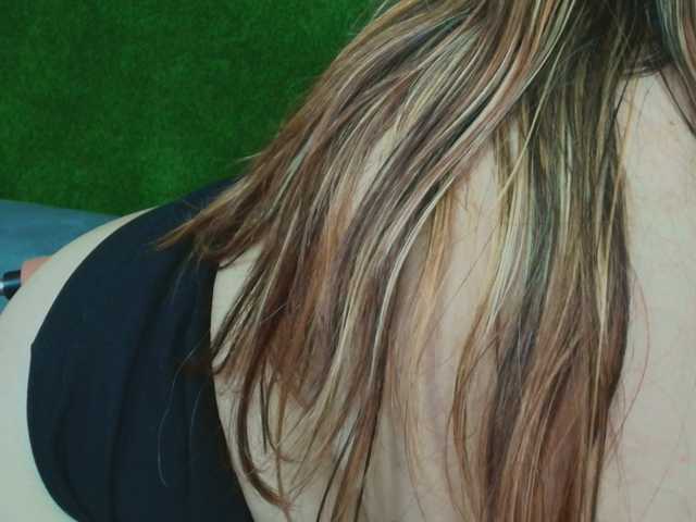 HugeTittiess