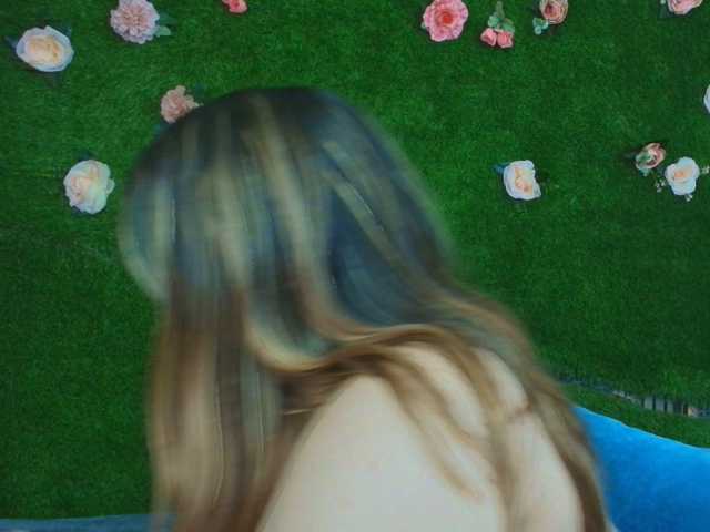 HugeTittiess live cam on BongaCams