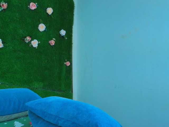HugeTittiess, en directo ahora en BongaCams