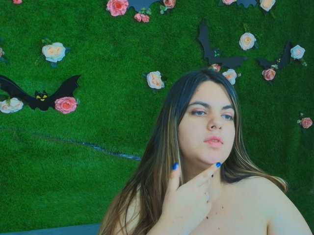 HugeTittiess
