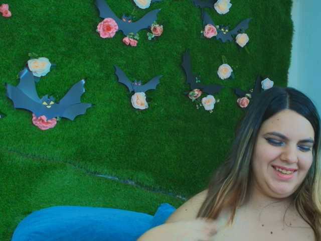 HugeTittiess