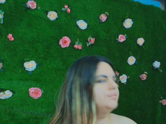 HugeTittiess live cam on BongaCams