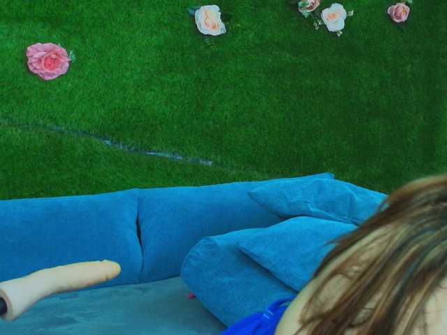 HugeTittiess live cam on BongaCams