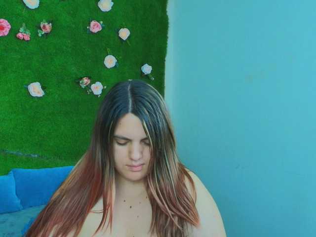 HugeTittiess live cam on BongaCams