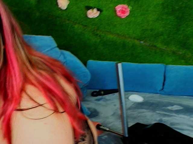 HugeTittiess live cam on BongaCams