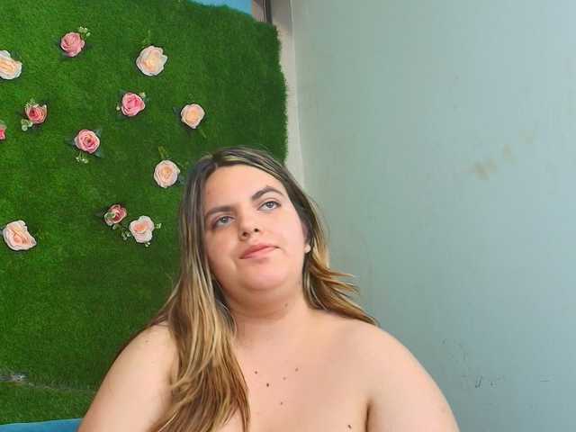 HugeTittiess live cam on BongaCams
