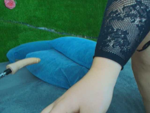 HugeTittiess