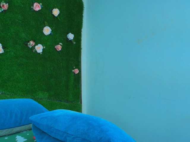 HugeTittiess, live now on BongaCams