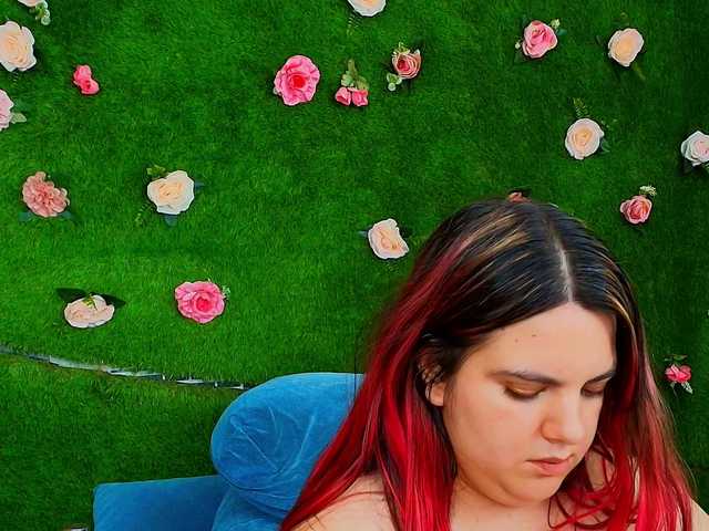 HugeTittiess live cam on BongaCams
