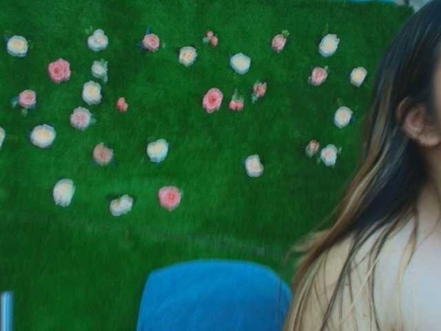 HugeTittiess live cam on BongaCams