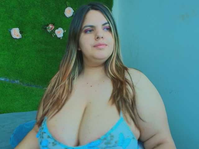 HugeTittiess