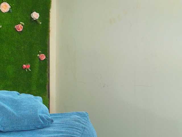 HugeTittiess live cam on BongaCams