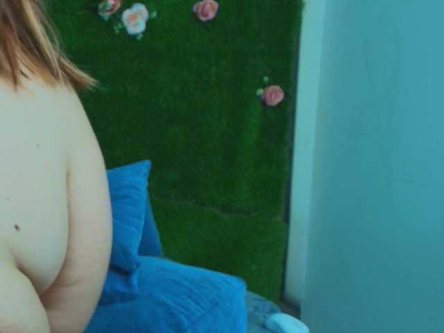 HugeTittiess live cam on BongaCams
