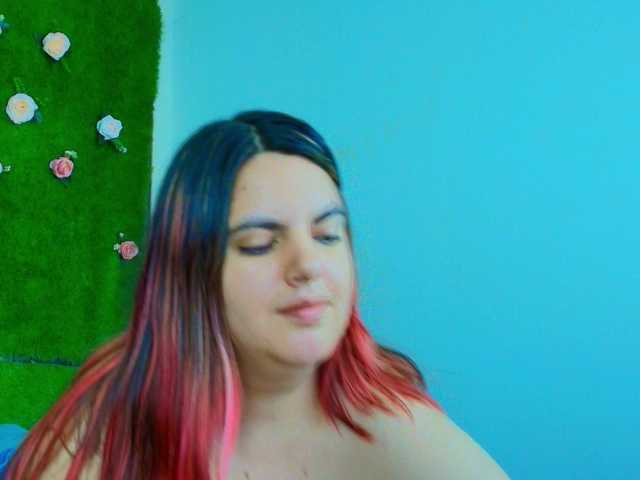 HugeTittiess live cam on BongaCams