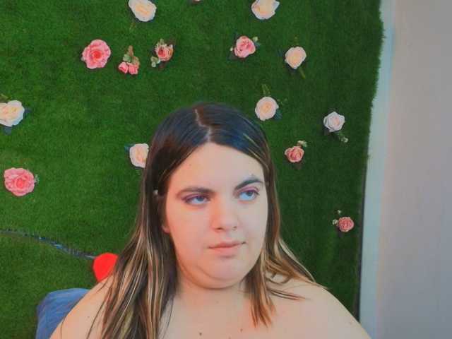 HugeTittiess live cam on BongaCams
