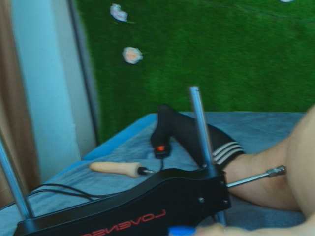 HugeTittiess live cam on BongaCams