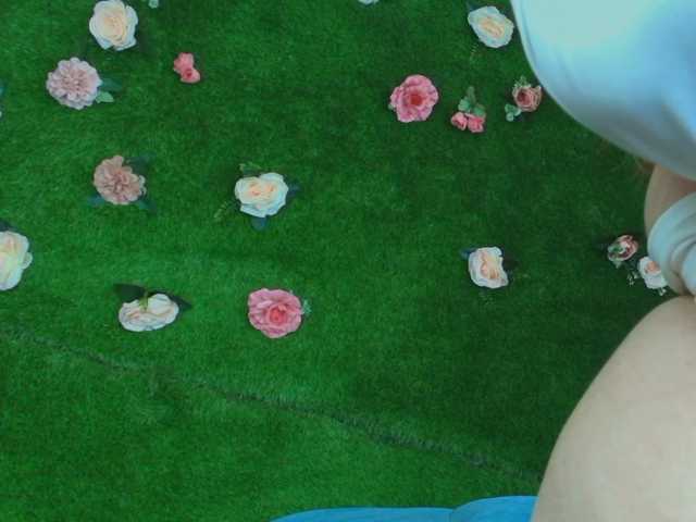 HugeTittiess live cam on BongaCams