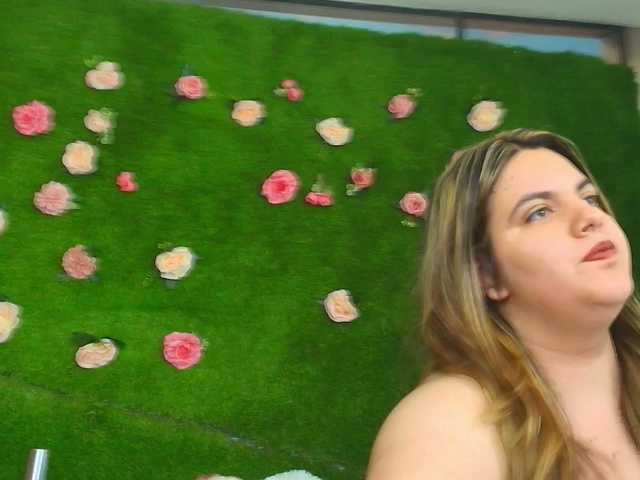 HugeTittiess live cam on BongaCams