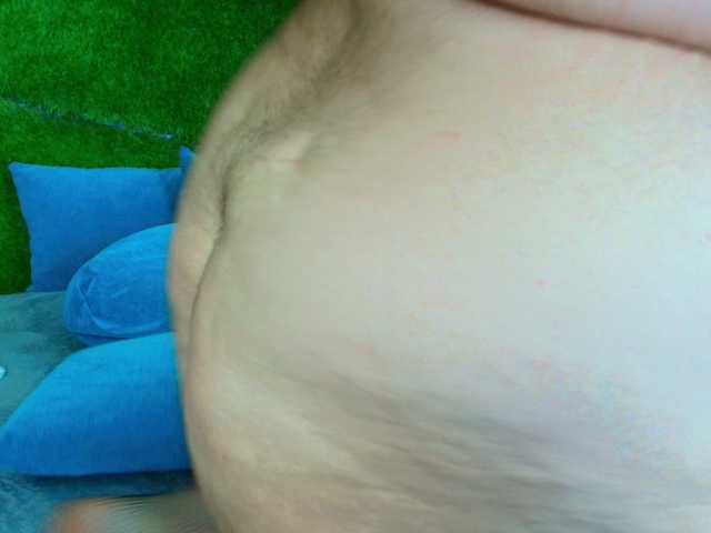HugeTittiess live cam on BongaCams