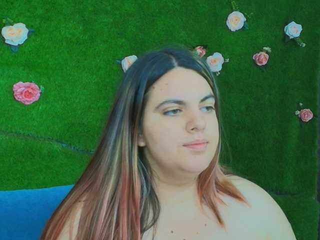 HugeTittiess live cam on BongaCams