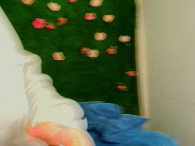 HugeTittiess live cam on BongaCams
