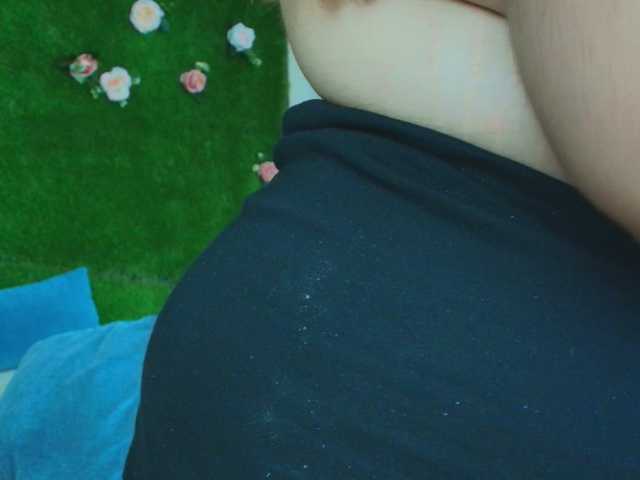 HugeTittiess live cam on BongaCams