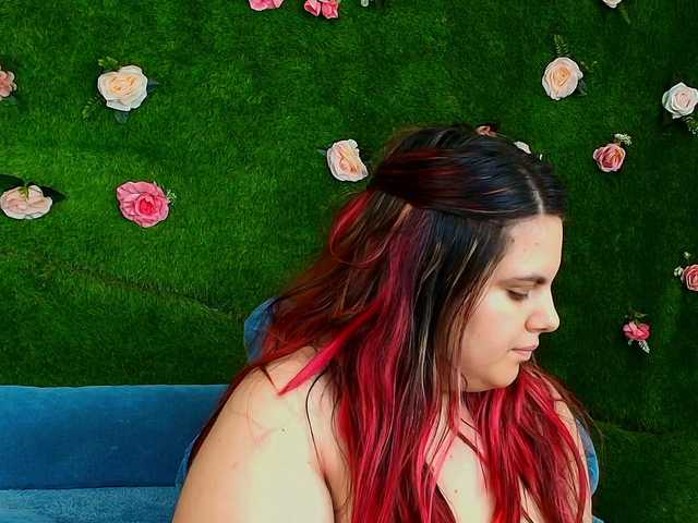 HugeTittiess live cam on BongaCams