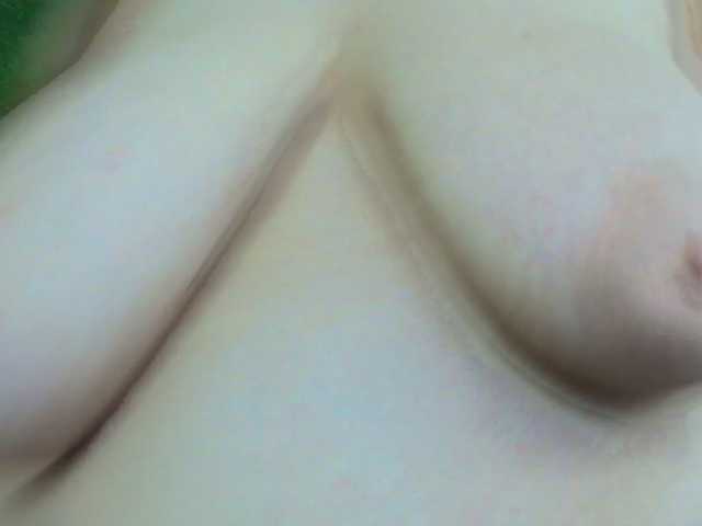HugeTittiess