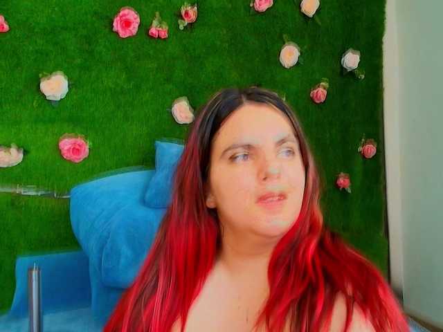 HugeTittiess live webcam show