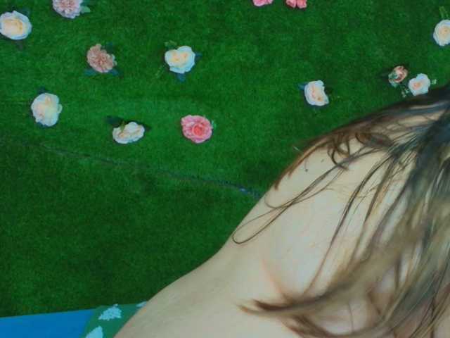 HugeTittiess live cam on BongaCams