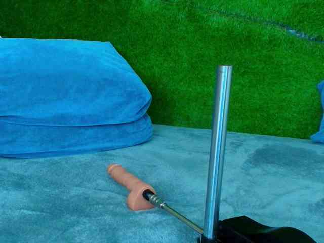 HugeTittiess webcam