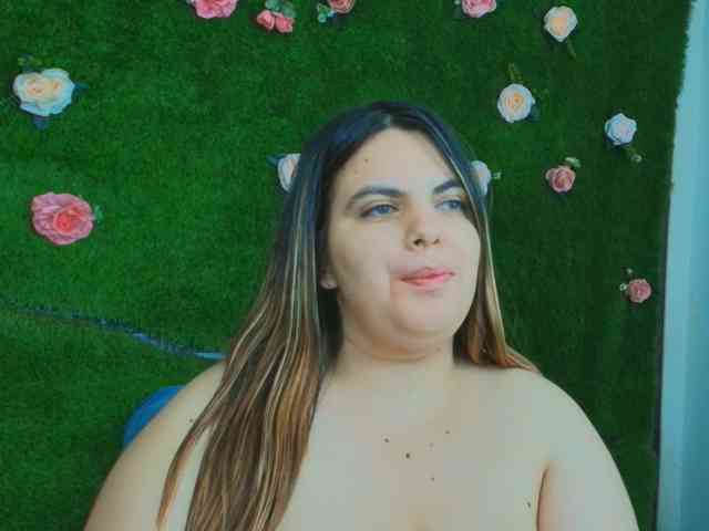 HugeTittiess's Sexcam