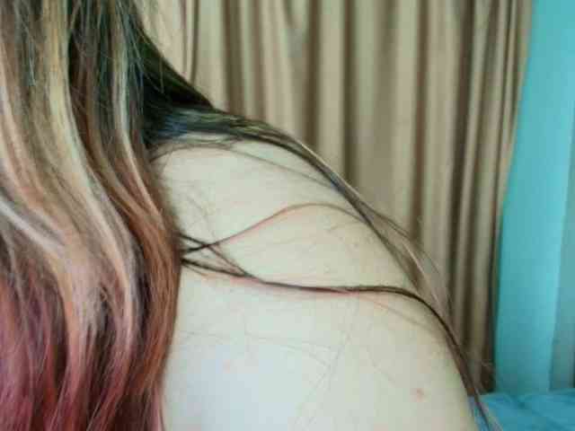 HugeTittiess webcam