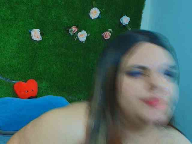 HugeTittiess webcam