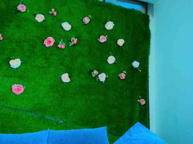 HugeTittiess webcam