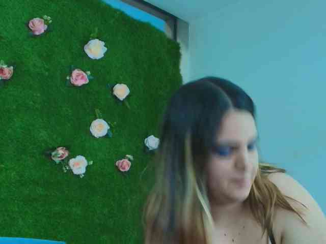 HugeTittiess