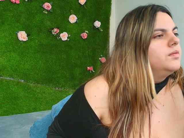 HugeTittiess HugeTittiess