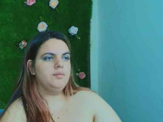 HugeTittiess webcam