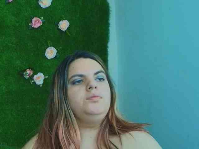 HugeTittiess webcam