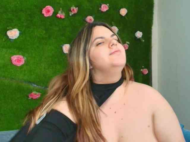 Model: HugeTittiess